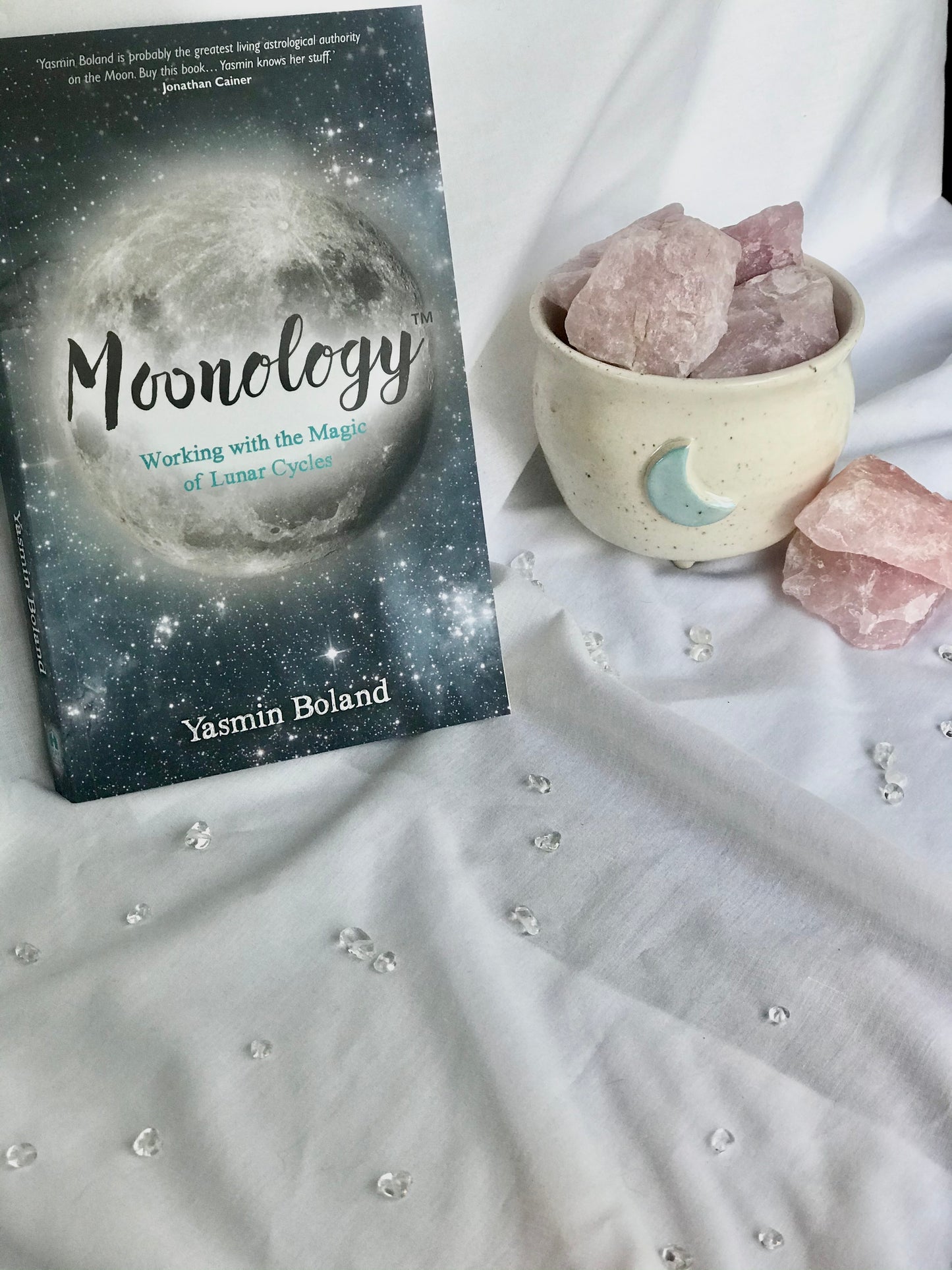 Moonology - working with the Magic of Lunar Cycles